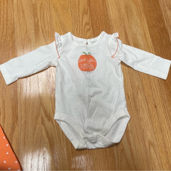 Gymboree pumpkin ruffled long sleeve two piece orange/white set size 0-3 months - Picture 7 of 11